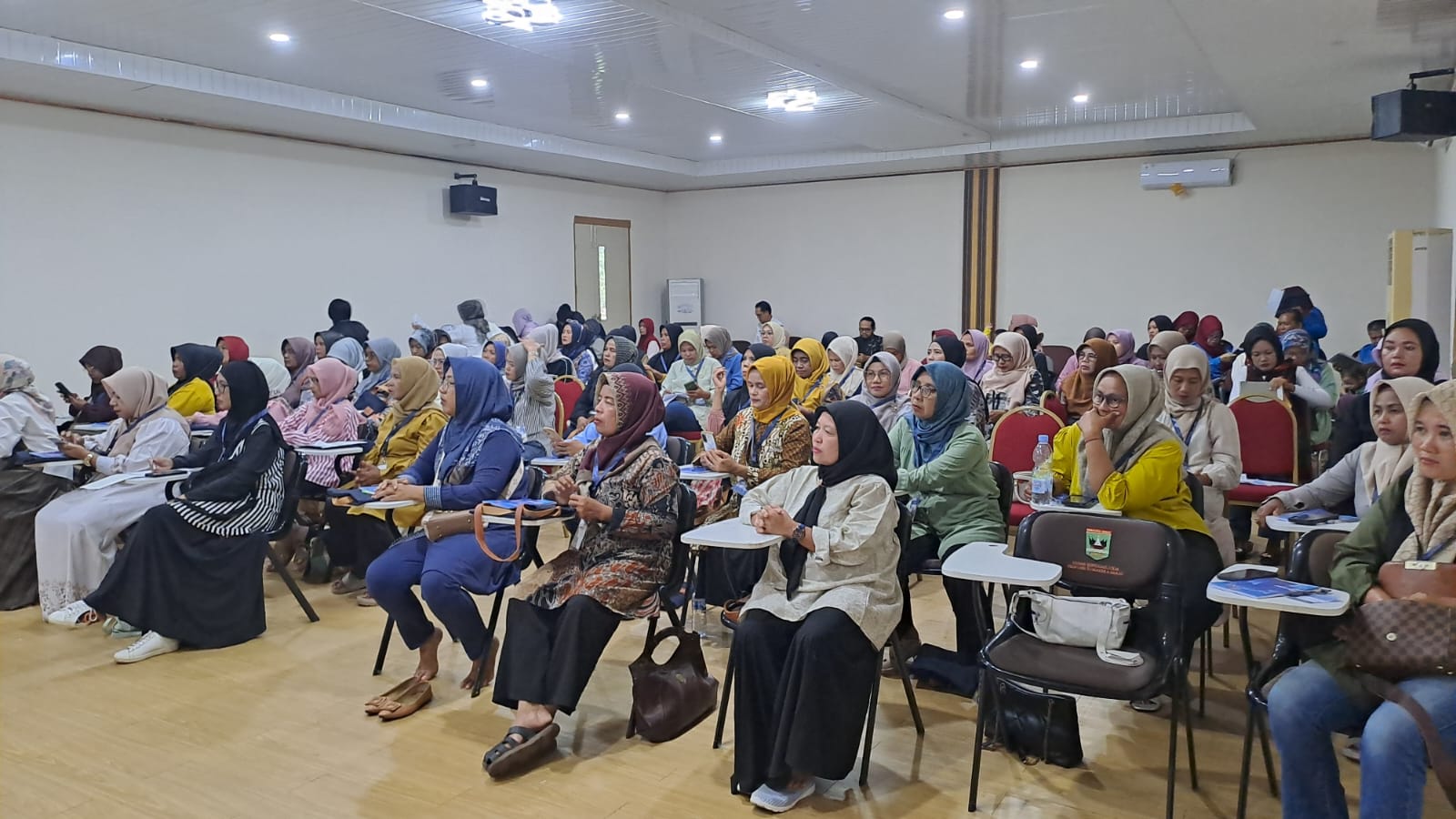 Menguatkan 100 Pelaku UMKM Afirmatif di Padang Lewat Literasi Keuangan Rumah Tangga Kolaborasi Kementerian UMKM dan Tumbu